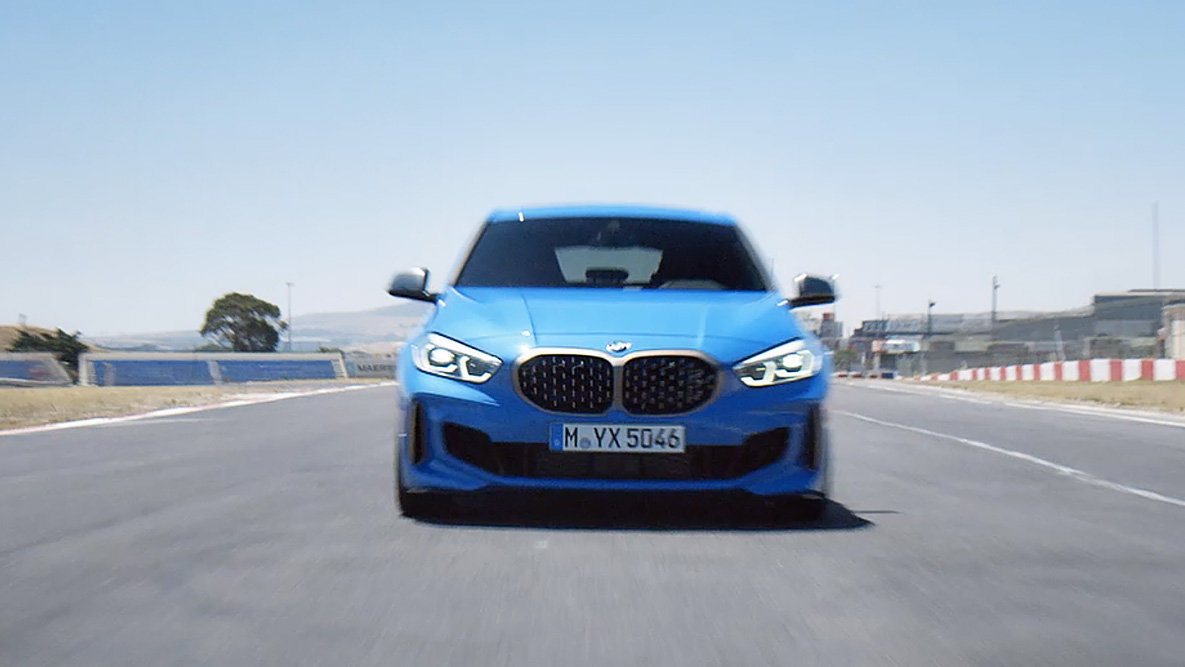 Traction and driving stability. BMW 1 Series with high traction and driving stability.