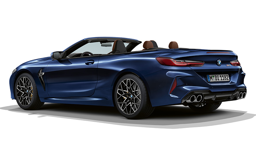 BMW M8 Convertible F91 LCI Facelift 2022 BMW Individual tanzanite blue metallic three-quarter rear view 