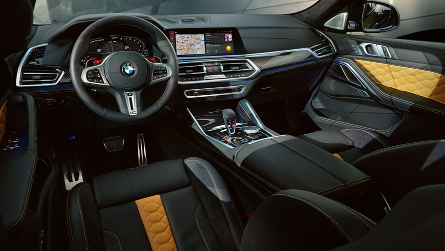 Cockpit BMW X6 M Competition F96 2020 SUV interior
