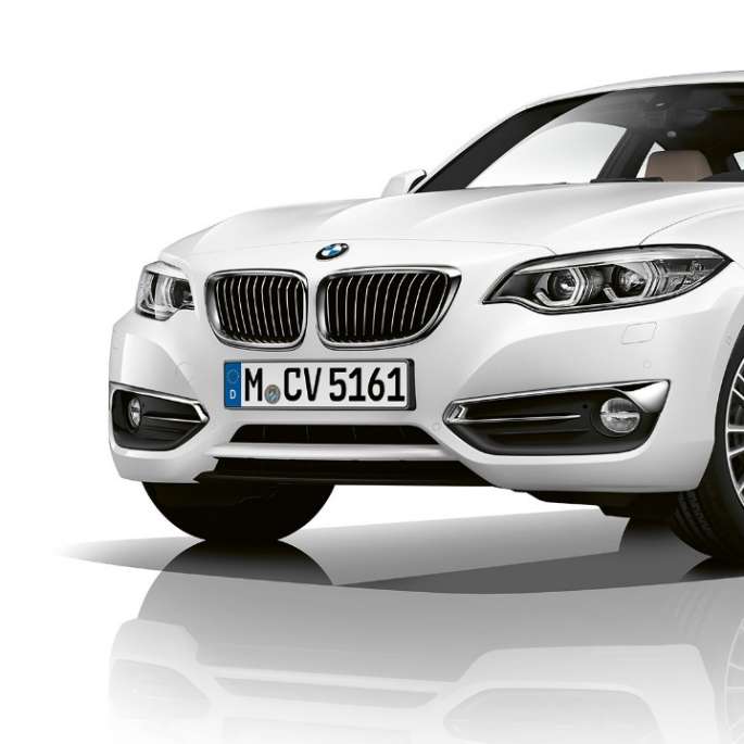 BMW 2 Series Coupé, Model Luxury Line three-quarter front shot
