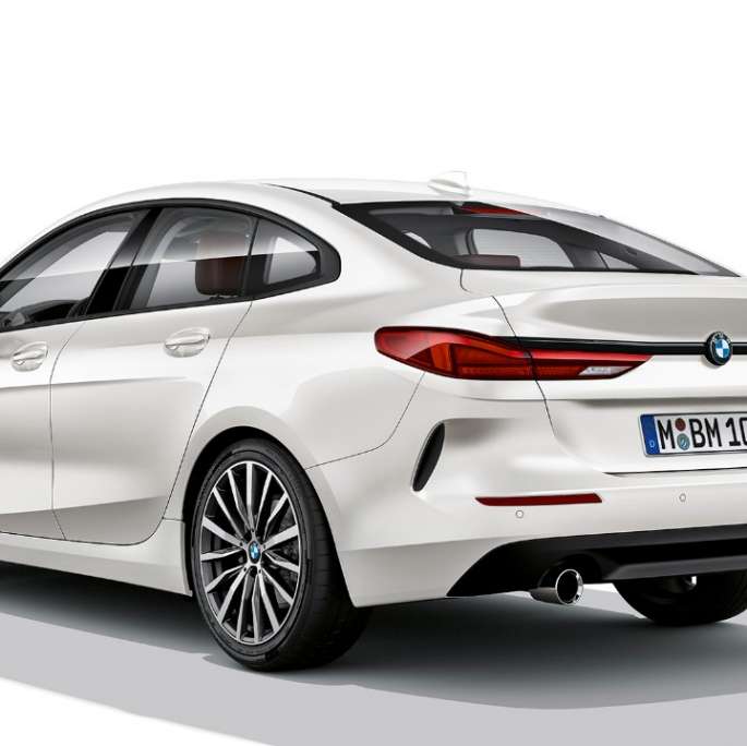 Light alloy wheels BMW 2 Series Gran Coupé Model Advantage Mineral White F44 three-quarter rear view