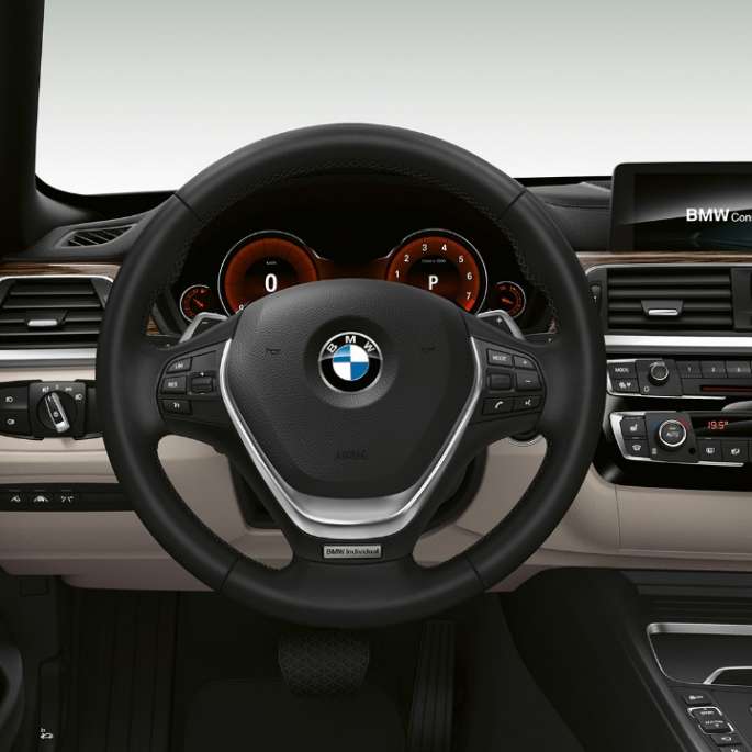 BMW 4 Series Gran Coupé, Model Luxury Line cockpit