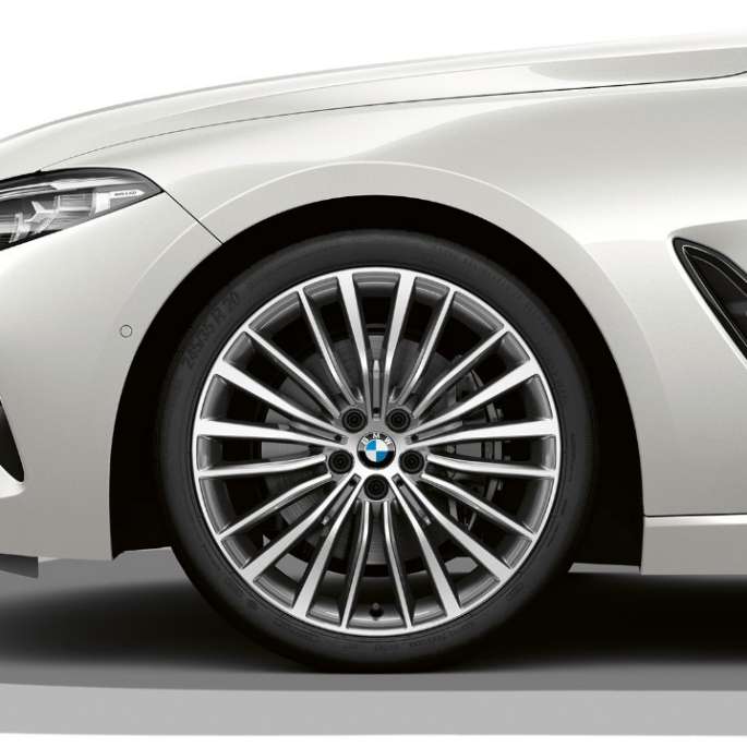 BMW 8 Series Coupé, 19'' light alloy wheels Multi-spoke style 731 Bicolor.
