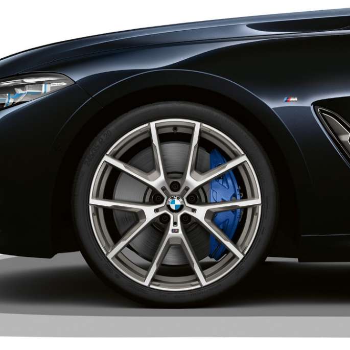BMW 8 Series Coupé, Carbon Black metallic, 19'' light alloy wheels Double-spoke style 727 M Bicolor.