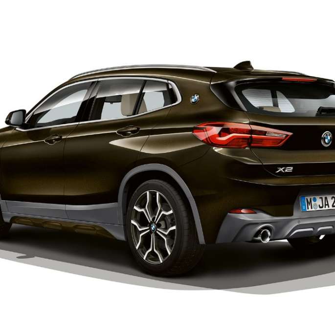 BMW X2 sDrive20i model M Sport X 2018 F39 Sparkling Storm brilliant effect three quarter rear view