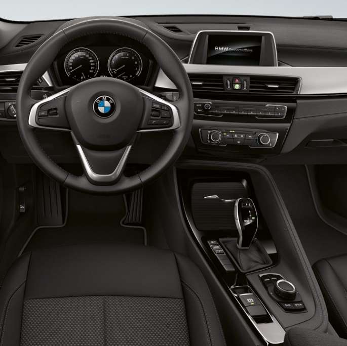 BMW X2 sDrive20i model Advantage 2018 F39 interior Cockpit