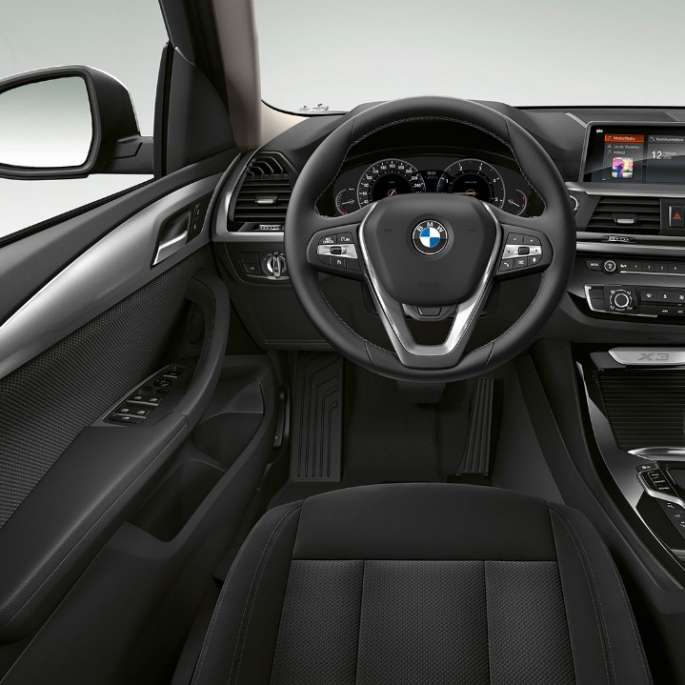 BMW X3, Base model, interior