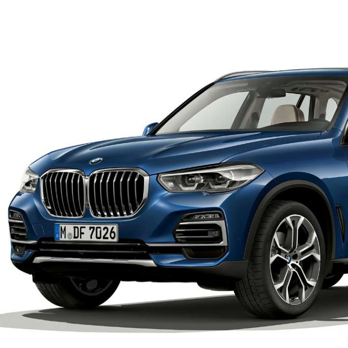 Model xLine BMW X5 xDrive40i G05 2018 Phytonic Blue metallic three-quarter front view