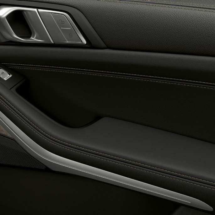 Close-up of the inner door of the BMW X7